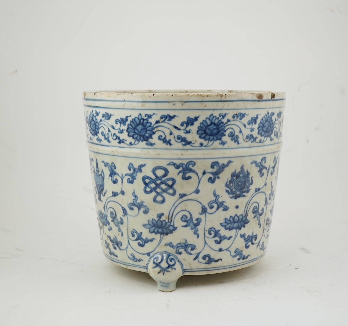 A large Chinese blue and white tripod censer, Ming Dynasty, 16th century